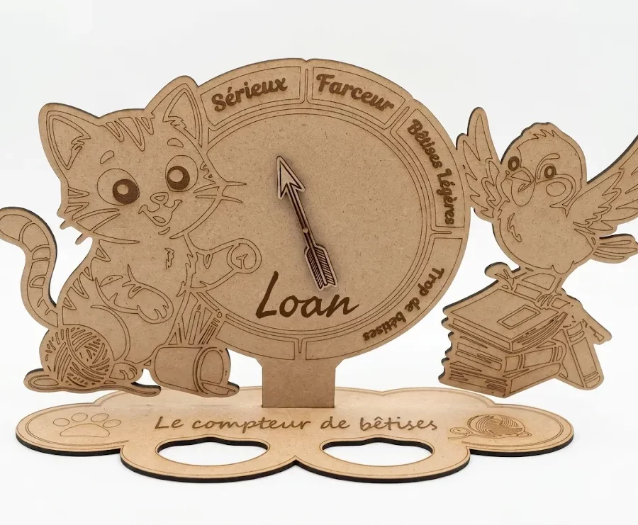 Compteur de bêtises bois MDF avec prénom Loan gravé laser sur socle nuage, Créa'Flo