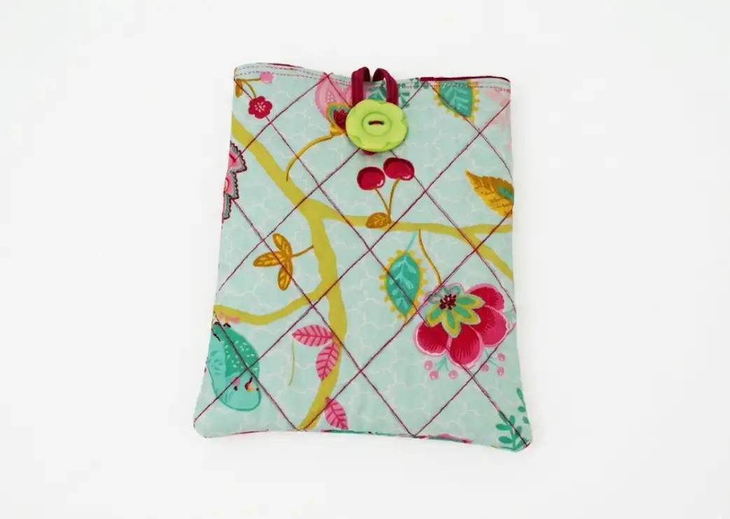 Vue de la pochette Avec son bouton de fermeture Spécial pour vos livres, Créa'Flo
