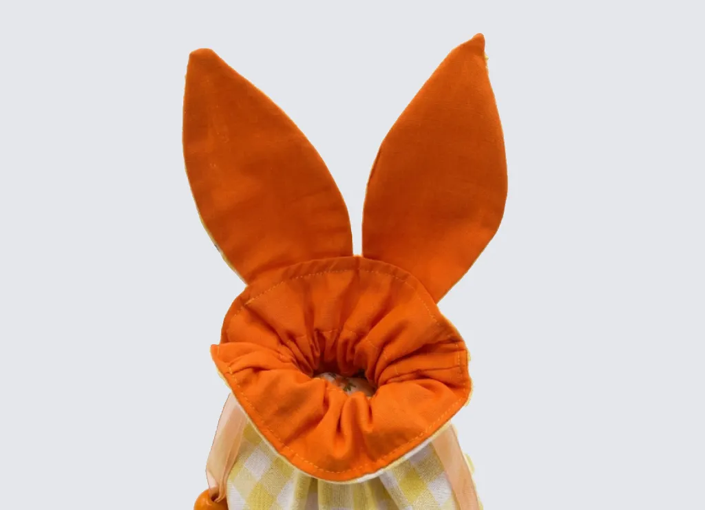 Pochon lapinou détail oreilles tissu orange cousu main Pâques artisanal, Créa'Flo