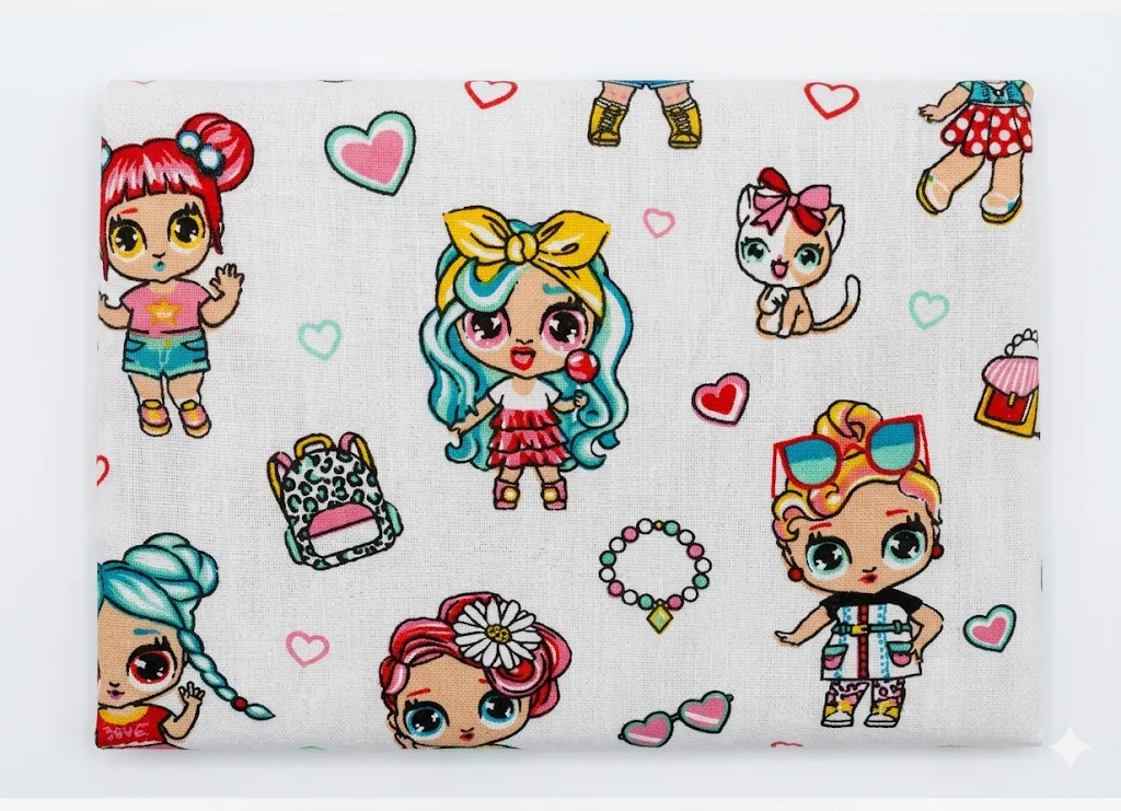 Pochon petite fille zoom tissu, imprimé poupées colorées, cœurs et accessoires mode, Créa'Flo
