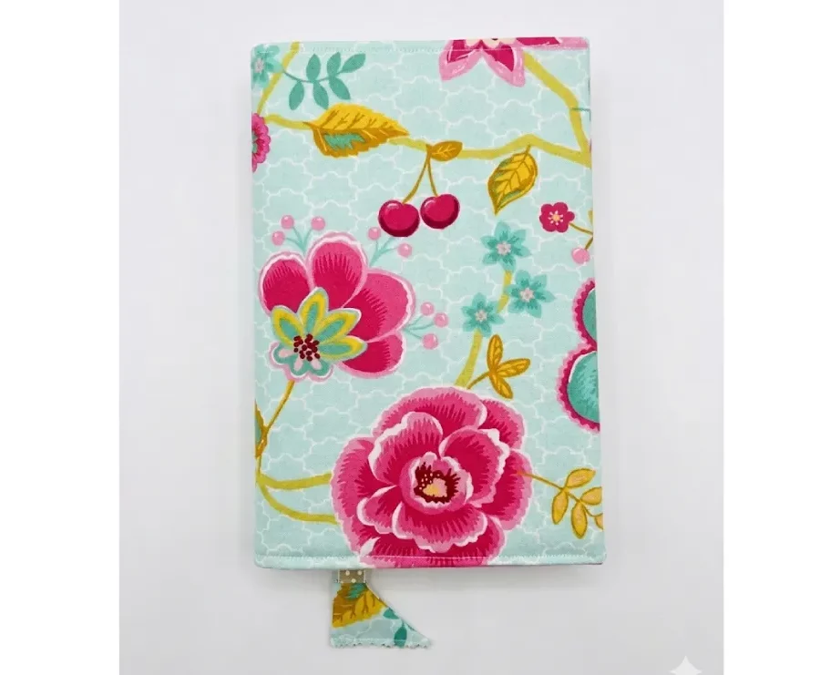 Protège-livre fantaisie tissu coton fleuri cousu main vue extérieure, Créa'Flo