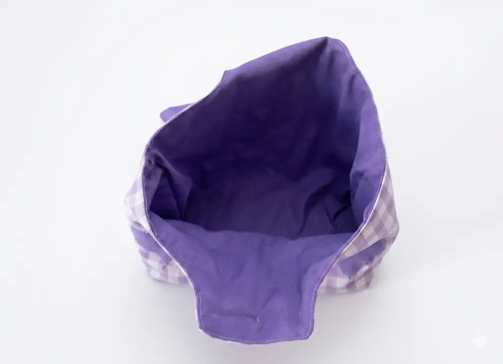 Sac suspendu vichy violet vue intérieure doublure tissu cousu main, Créa'Flo