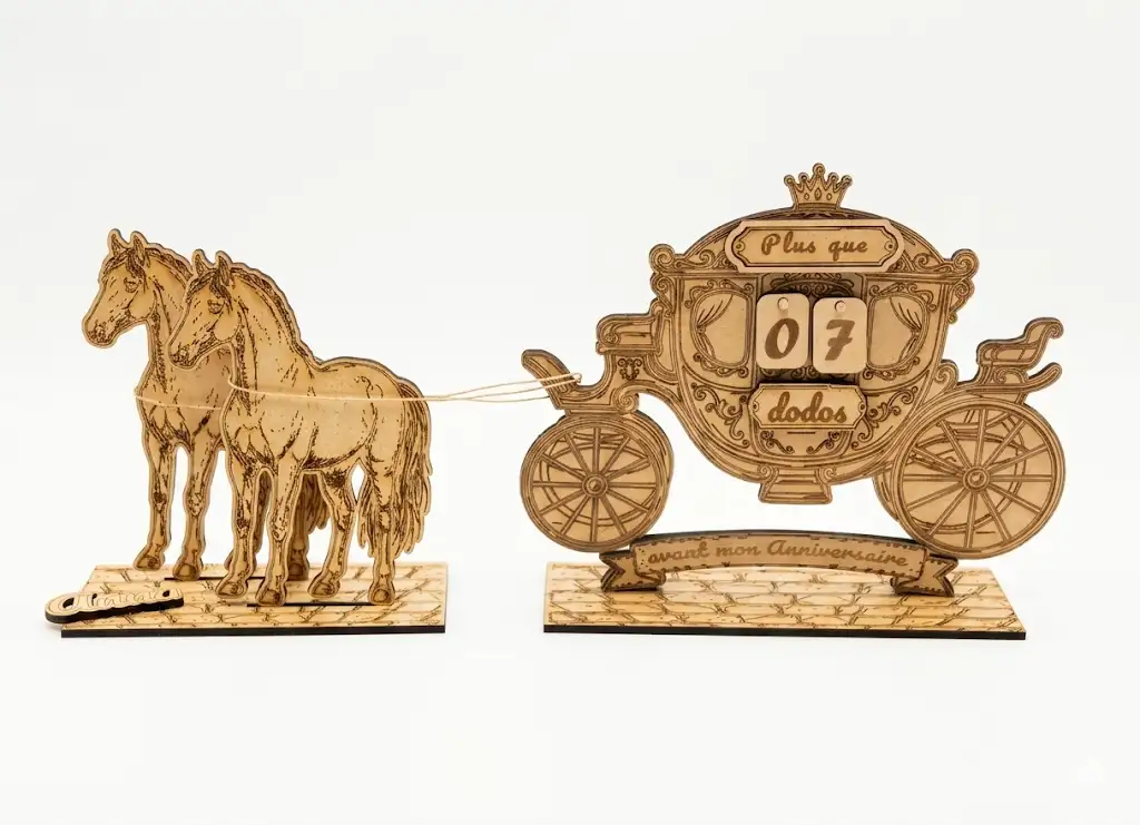 Compteur dodos attelage bois MDF gravé laser 30×14 cm, carrosse et 2 chevaux, Créa'Flo